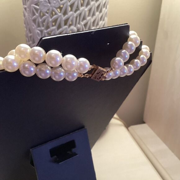 Double Strand of Faux White Pearls Approx. 9 mm - Picture 4 of 6
